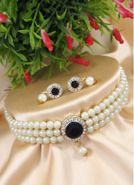 Flamboyant Gold Rodium Polish Beads Work Alloy Black and White Necklace Set