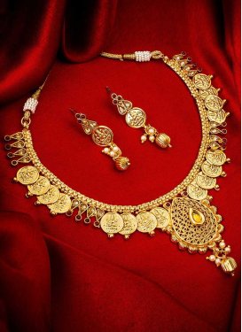 Flamboyant Gold Rodium Polish Beads Work Necklace Set