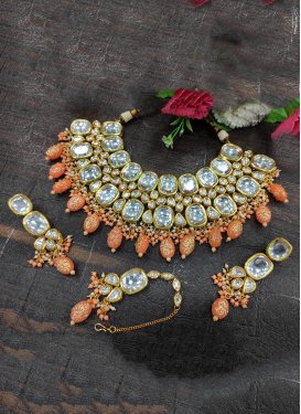 Flamboyant Kundan Work Necklace Set