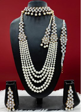 Flamboyant Necklace Set For Ceremonial