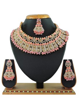 Flamboyant Peach and White Necklace Set For Bridal