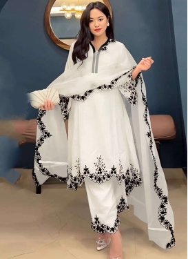 black and white pakistani designer dresses Black and White Pakistani Dresses Collection 2026 String & Thread