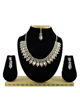 Glitzy Alloy Necklace Set For Ceremonial