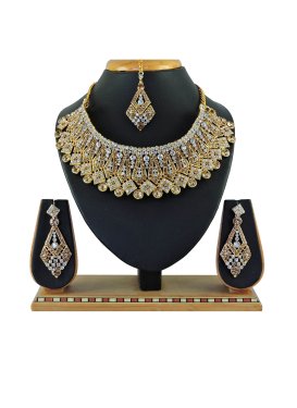Glitzy Gold and White Stone Work Necklace Set