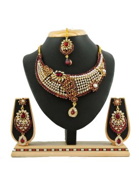 Glitzy Stone Work Maroon and White Necklace Set