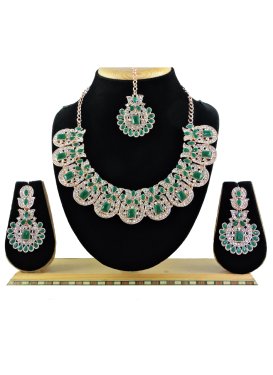Glorious Alloy Green and White Necklace Set For Ceremonial