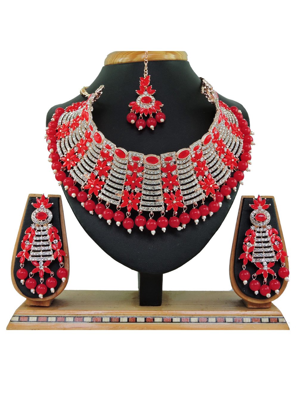 Glorious Alloy Necklace Set For Ceremonial