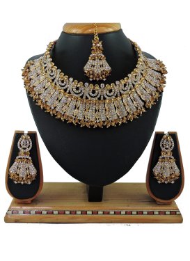 Glorious Diamond Work Jewellery Set for Ceremonial
