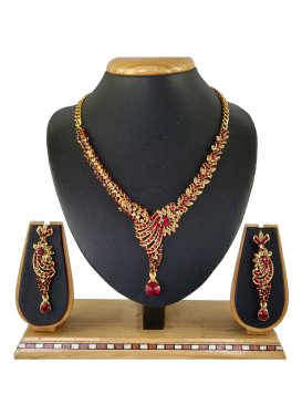 Glorious Gold and Red Gold Rodium Polish Stone Work Necklace Set