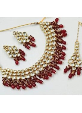 Glorious Maroon and White Alloy Necklace Set For Ceremonial