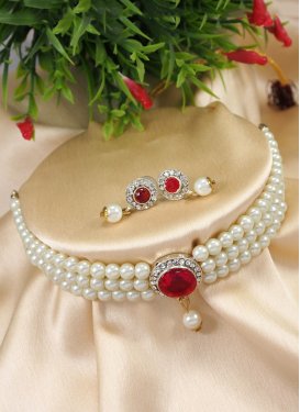 Glorious Red and White Alloy Necklace Set For Festival