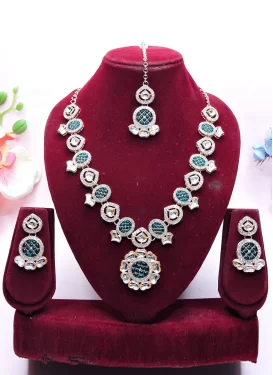 Gold Rodium Polish Alloy Stone Work Necklace Set