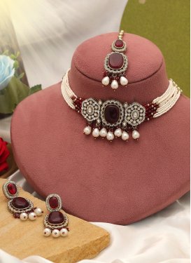 Gold Rodium Polish Maroon and Off White Beads Work Necklace Set