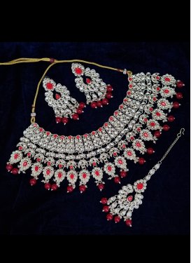 Graceful Beads Work Alloy Necklace Set For Party