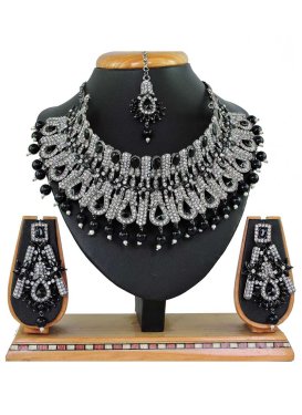 Graceful Silver Rodium Polish Black and White Necklace Set