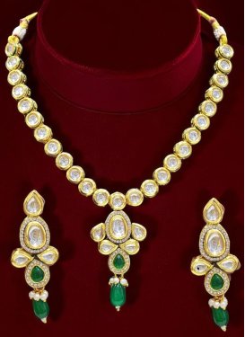 Green and White Alloy Necklace Set