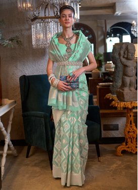 Linen Trendy Classic Saree For Festival