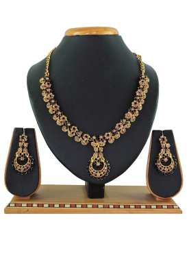 Lordly Gold Rodium Polish Black and Gold Necklace Set For Ceremonial