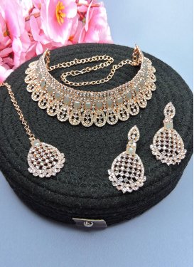 Lordly Grey and White Gold Rodium Polish Necklace Set For Ceremonial