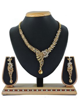 Lordly Stone Work Necklace Set
