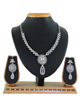 Lordly Stone Work Necklace Set For Festival