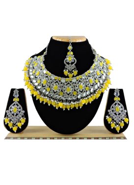 Lordly White and Yellow Alloy Gold Rodium Polish Necklace Set For Festival