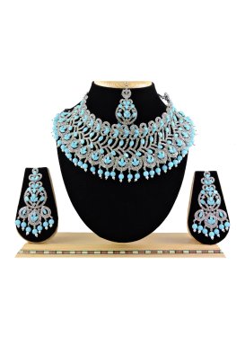 Lovely Alloy Silver Rodium Polish Beads Work Off White and Silver Color Necklace Set