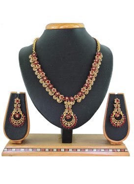 Lovely Gold and Maroon Alloy Necklace Set For Ceremonial