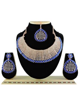 Lovely Gold Rodium Polish Alloy Stone Work Necklace Set