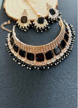 Majestic Alloy Stone Work Necklace Set