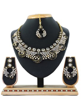 Majestic Alloy Stone Work Necklace Set For Party