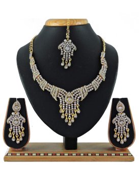 Majestic Stone Work Alloy Necklace Set For Festival