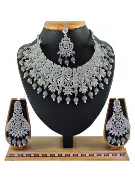 Majesty Beads Work Grey and White Alloy Necklace Set