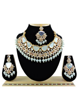 Majesty Silver Color and White Alloy Necklace Set