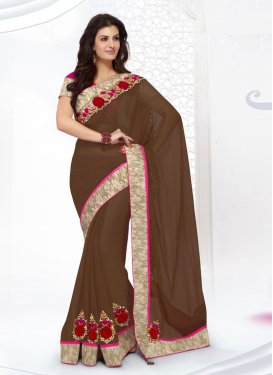 Mesmerizing Floral And Resham Enhanced Party Wear Saree