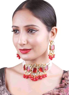 Modest Beads Work Alloy Gold Rodium Polish Necklace Set For Ceremonial
