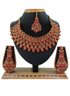 Modest Gold and Red Jewellery Set For Ceremonial