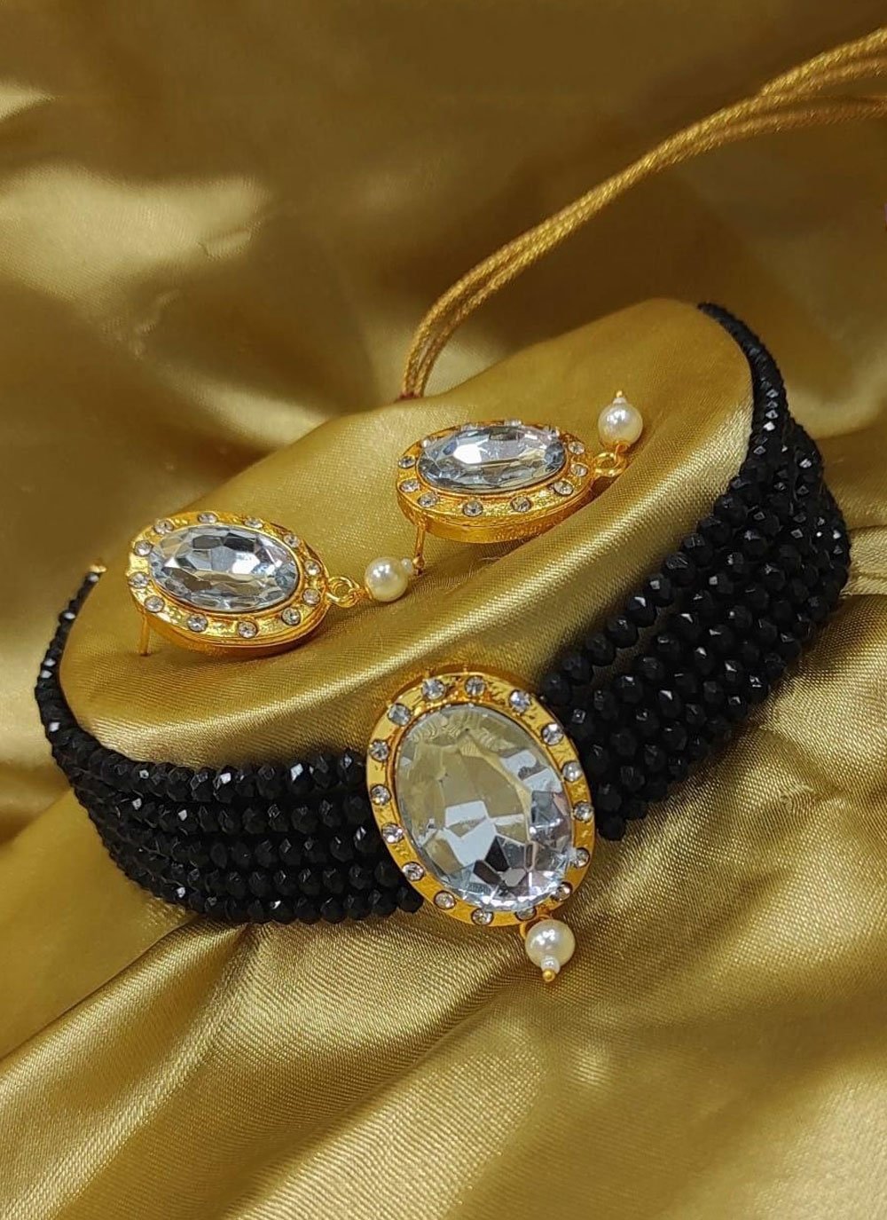 Modest Gold Rodium Polish Beads Work Alloy Black and White Necklace Set