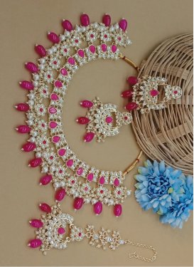 Modest Rose Pink and White Alloy Necklace Set
