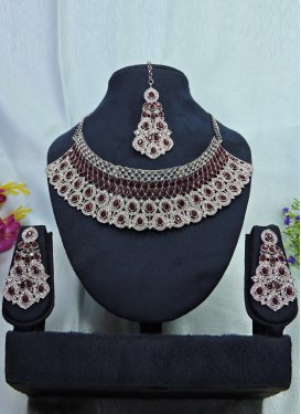 Modest Stone Work Necklace Set For Festival