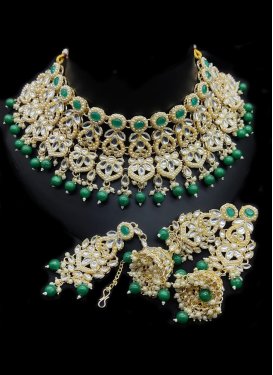 Mystic Gold Rodium Polish Alloy Green and Off White Necklace Set