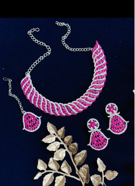Nice Alloy Silver Rodium Polish Stone Work Rose Pink and White Necklace Set