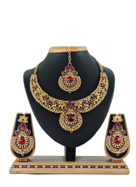 Nice Gold and Maroon Alloy Necklace Set For Party