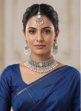 Off White Beads Work Alloy Gold Rodium Polish Necklace Set
