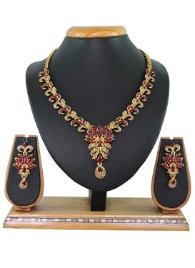 Opulent Alloy Beads Work Necklace Set