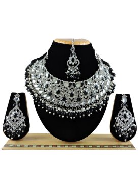 Opulent Black and White Beads Work Necklace Set For Party