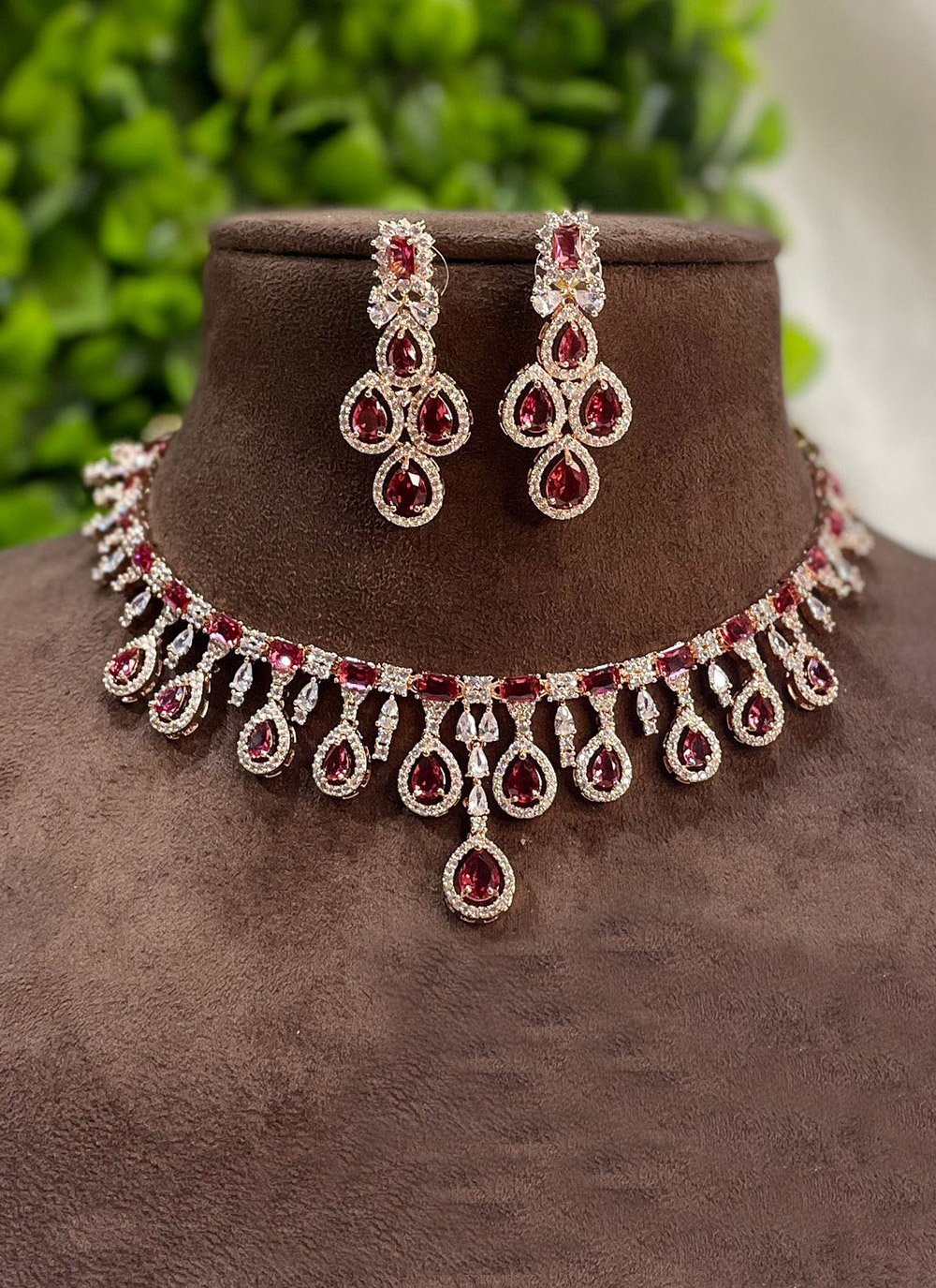 Maroon and hot sale gold necklace