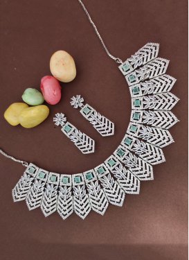 Opulent Silver Rodium Polish Necklace Set For Party