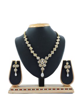 Outstanding Alloy Gold Rodium Polish Necklace Set For Ceremonial