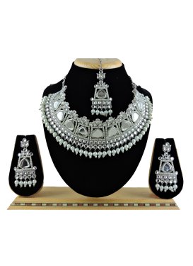 Outstanding Alloy Silver Rodium Polish Beads Work Grey and White Necklace Set